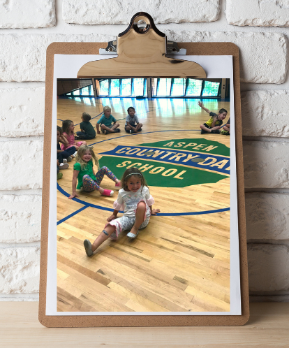 clipboard with image of gym